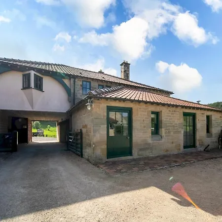 Pass The Keys Large 3 Bed Country With Stunning Views יורק