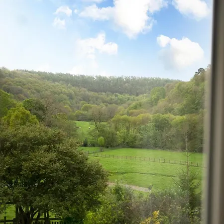 Pass The Keys Large 3 Bed Country With Stunning Views * יורק
